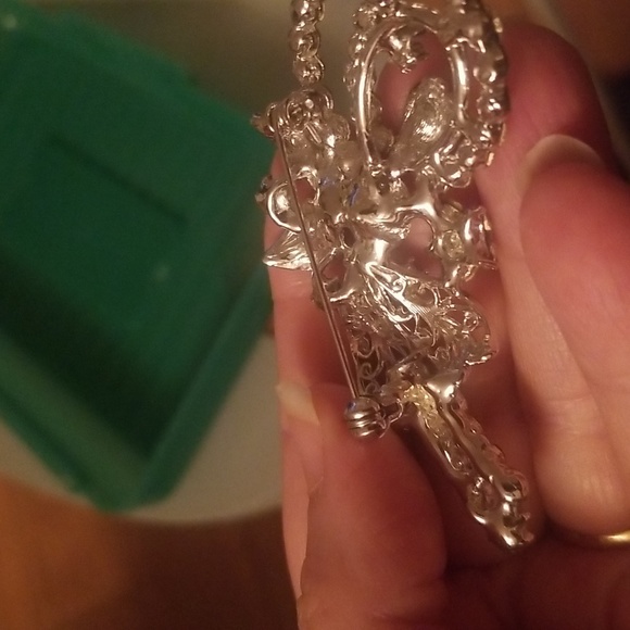 Exquisite Rhinestone Brooch (some missing stones) - Picture 2 of 3